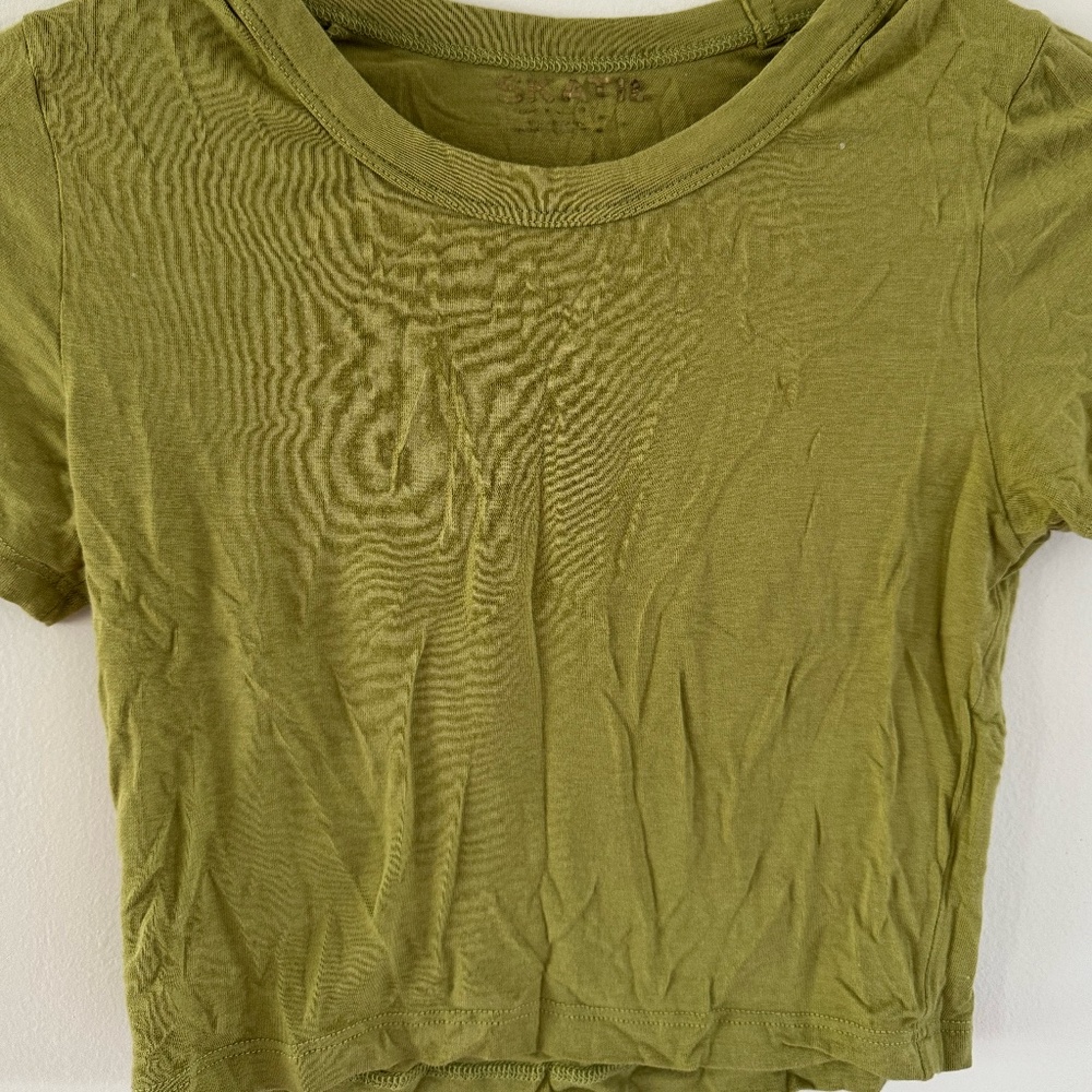 SKATIE mossy green cropped t-shirt
